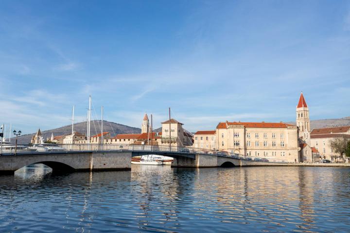 Trogir, Krban, građevinsko zemljište s pogledom na more