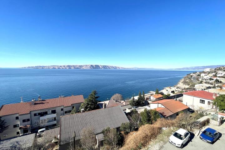 Senj, dvosoban stan 43 m2 s pogledom na more