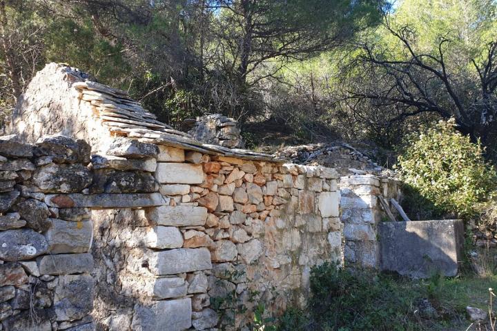 Hvar, Jelsa poljoprivredno zemljište s pogledom na more