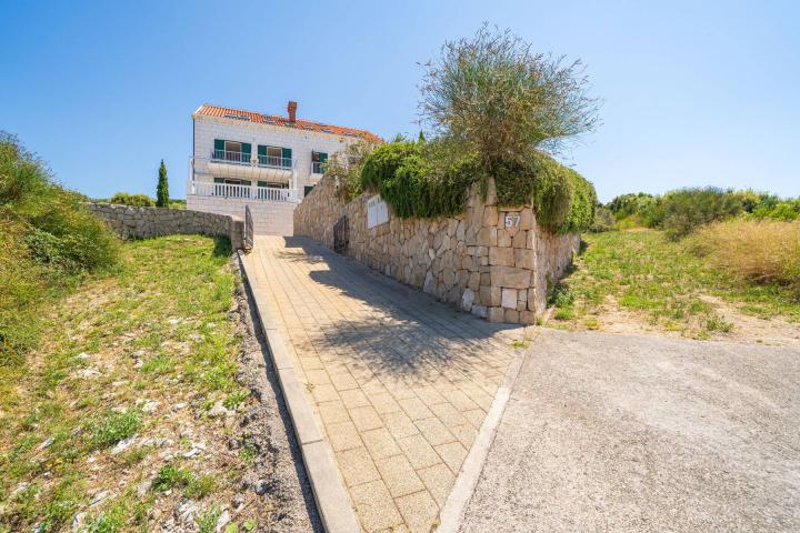 Cavtat, Kamena vila s bazenom 430m2