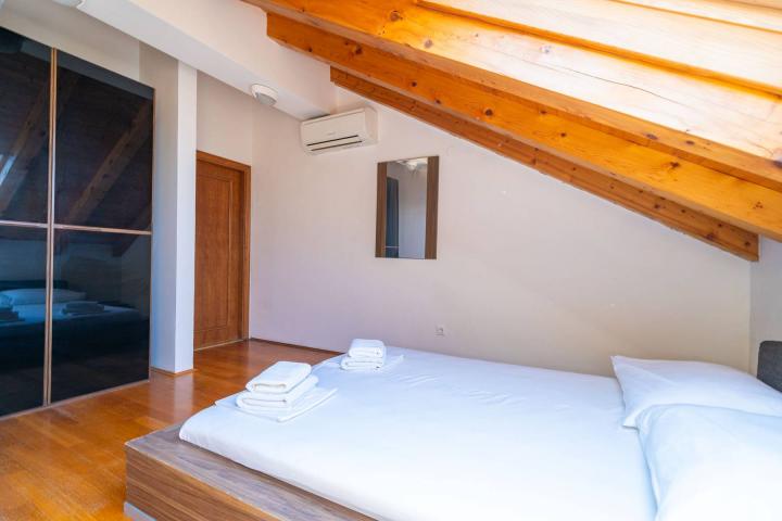 Cavtat, Kamena vila s bazenom 430m2