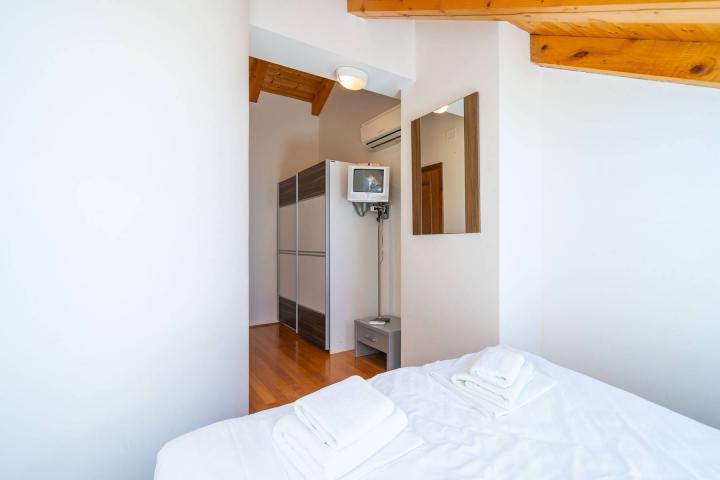 Cavtat, Kamena vila s bazenom 430m2