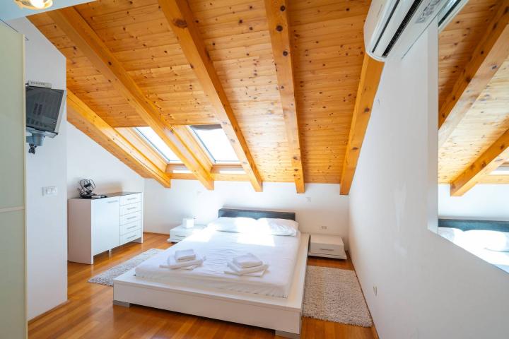 Cavtat, Kamena vila s bazenom 430m2