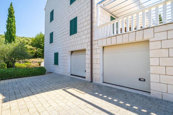 Cavtat, Kamena vila s bazenom 430m2