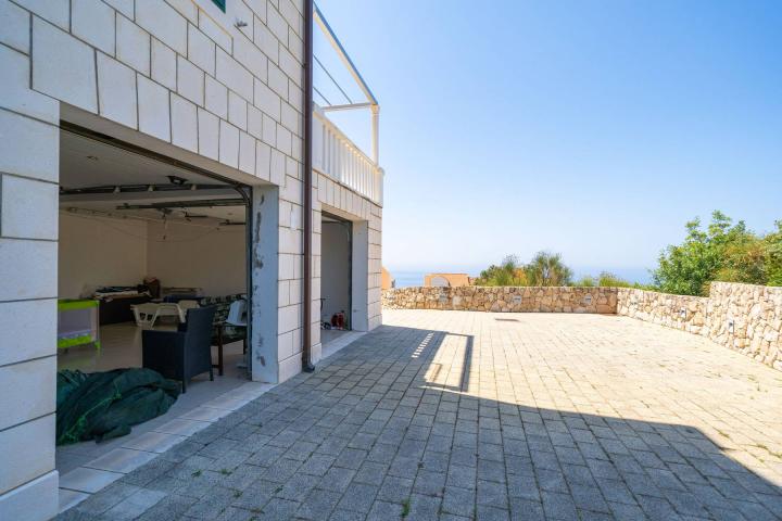 Cavtat, Kamena vila s bazenom 430m2