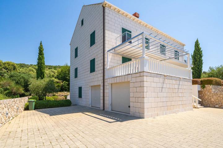 Cavtat, Kamena vila s bazenom 430m2