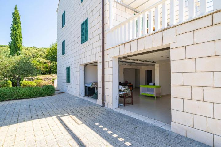 Cavtat, Kamena vila s bazenom 430m2