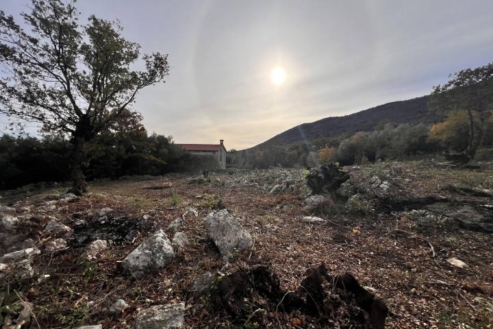 Istra, Labin - građevinsko zemljište na top lokaciji s pogledom na more, 897 m2