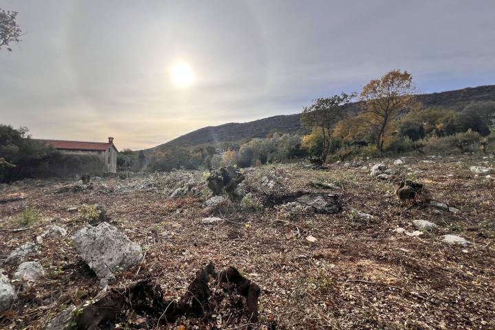 Istra, Labin - građevinsko zemljište na top lokaciji s pogledom na more, 897 m2