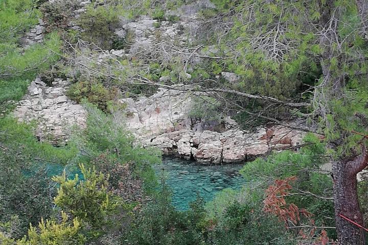 Korčula, atraktivno građevinsko zemljište površine 2371 m2