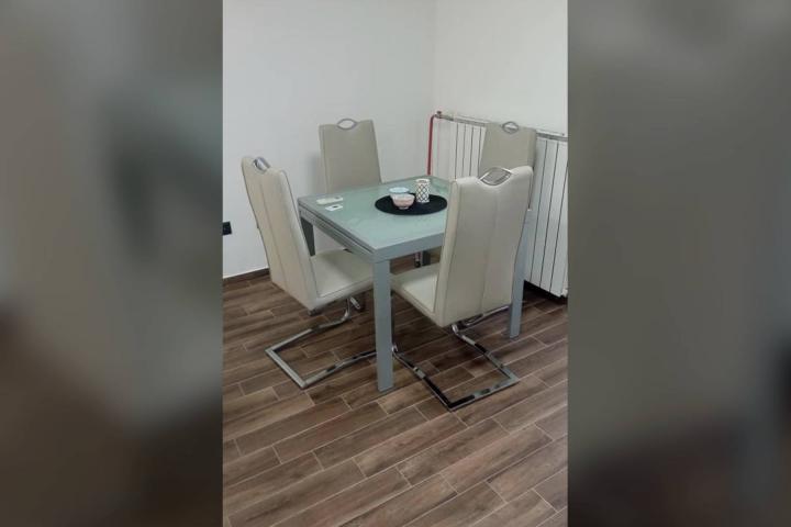 Istra, Pazin, potpuno renoviran dvosoban stan NKP 36 m2