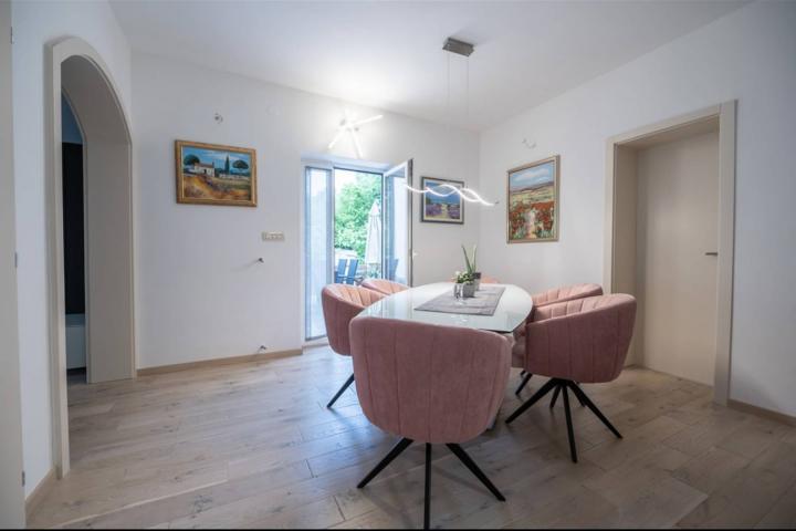 Opatija, Matulji, predivna moderna villa 400 m2 s bazenom 