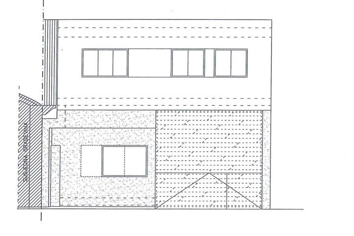 Pula, trosoban stan u  širem centru grada, NKP 53, 33 m2