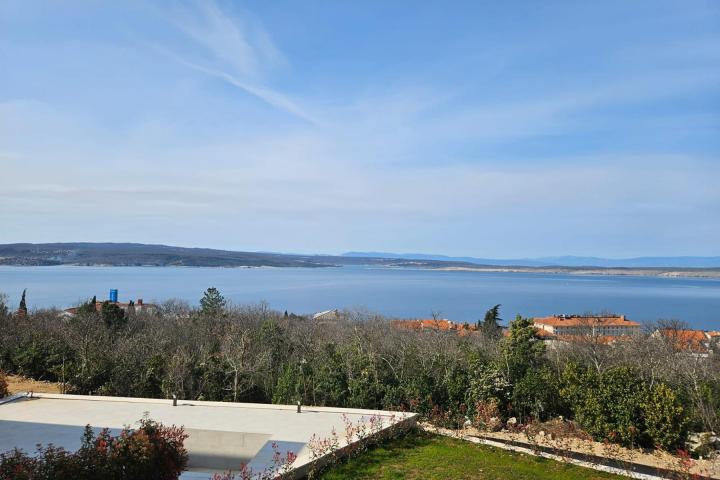 Crikvenica, impozantna vila s pogledom na more NKP 345 m2 s okućnicom 711m2