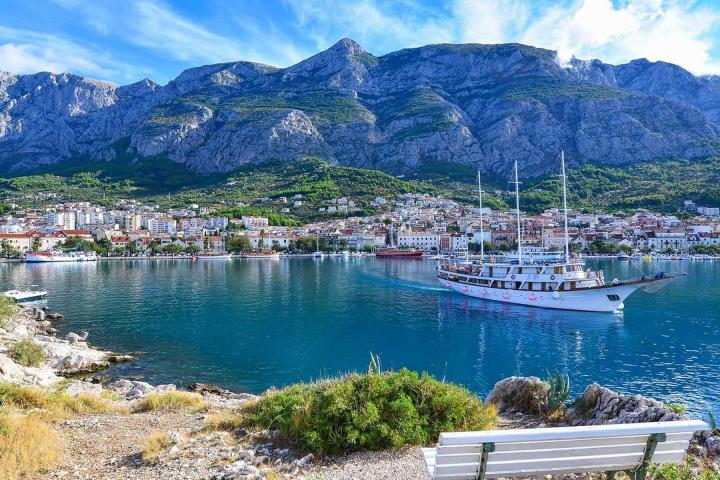 Makarska, građevno zemljište na atraktivnoj lokaciji