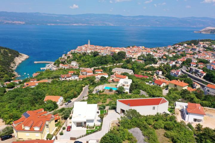 Krk, Vrbnik, jedinstvena villa 240 m2 na zemljištu 800 m2