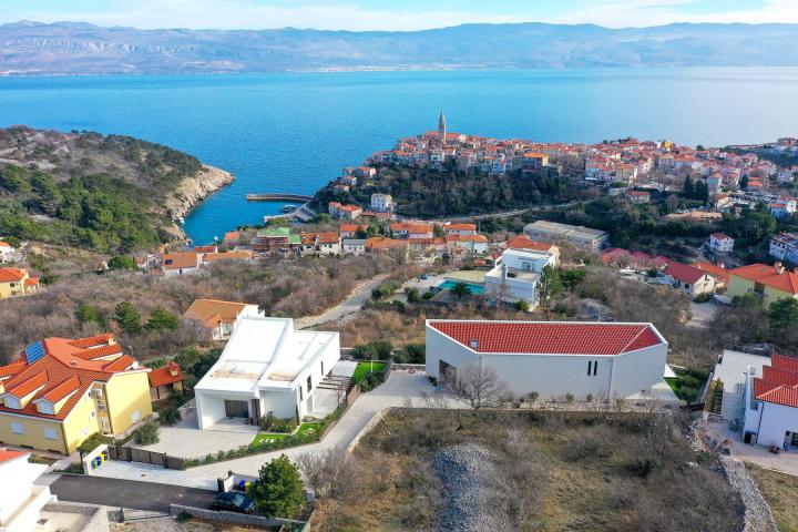 Krk, Vrbnik, jedinstvena villa 240 m2 na zemljištu 800 m2