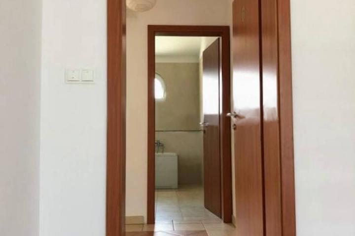 Krk, Jurandvor Baška, prekrasna villa s tri apartmana