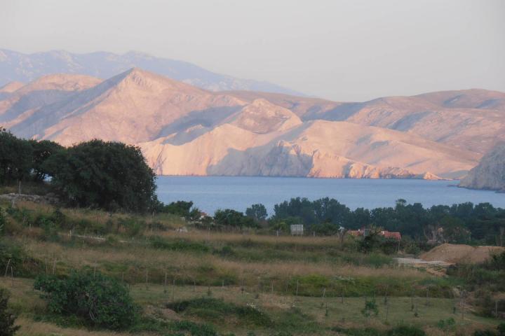 Krk, Jurandvor Baška, prekrasna villa s tri apartmana