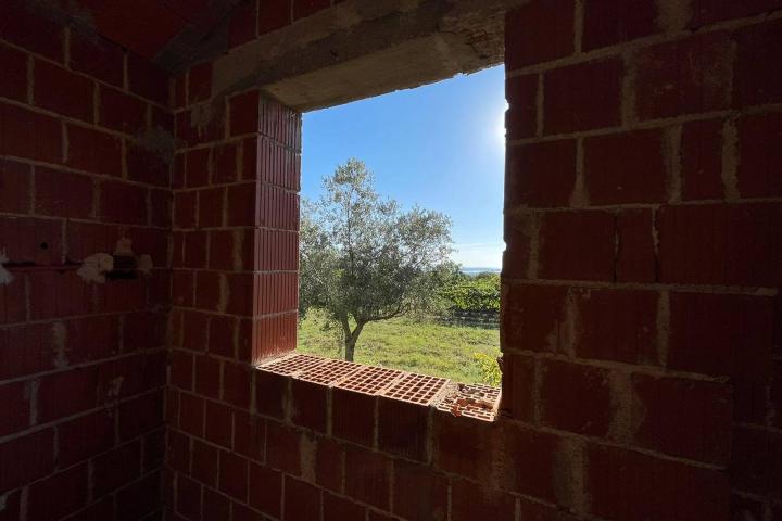 Istra, Vodnjan, kuća u roh bau fazi, pogled more