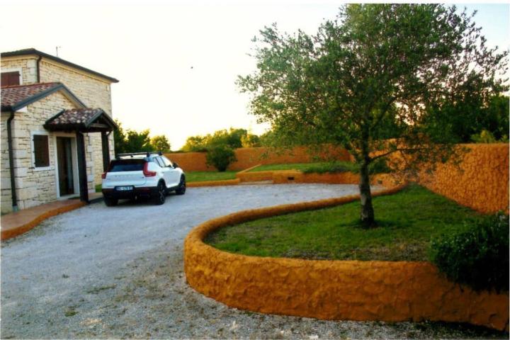 Istra, vila s bazenom NKP 270 m2 