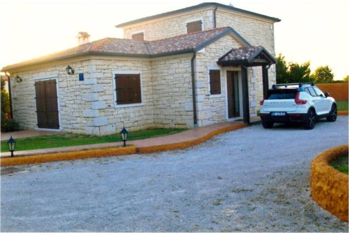 Istra, vila s bazenom NKP 270 m2 