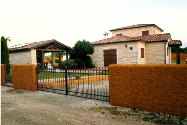 Istra, vila s bazenom NKP 270 m2 