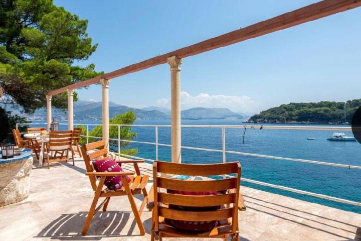 Otok Koločep (Dubrovnik), vila s ekskluzivnom pozicijom prvi red do mora 