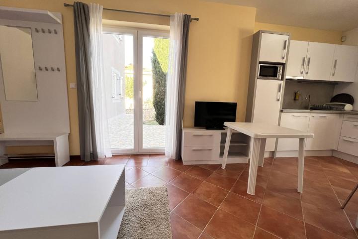 Istra, Medulin - kuća sa dva apartmana s pogledom na more, NKP 126. 30 m2 200 m od mora