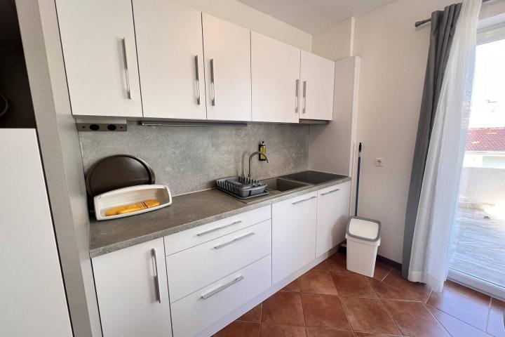 Istra, Medulin - kuća sa dva apartmana s pogledom na more, NKP 126. 30 m2 200 m od mora