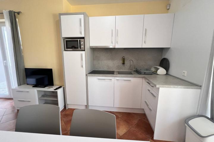 Istra, Medulin - kuća sa dva apartmana s pogledom na more, NKP 126. 30 m2 200 m od mora