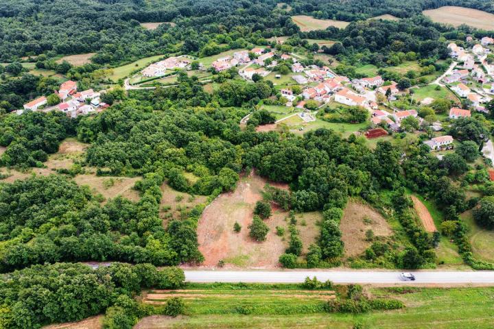 Barban, Rojnići - prekrasno pravokutno građevinsko zemljište 693 m2 