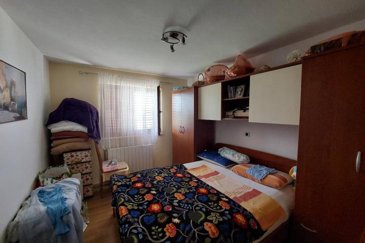 Galižana, apartmanska kuća s garažom i maslinikom