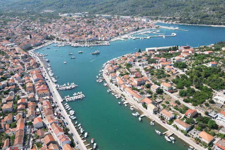 Korčula, Vela Luka, građevinsko zemljište, prvi red do mora