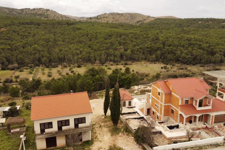 Šibenik, Vrpolje, obiteljska kuća u izgradnji 