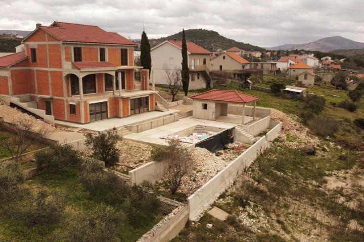 Šibenik, Vrpolje, obiteljska kuća u izgradnji 