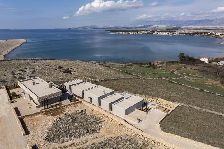 Pag, Povljana villa s bazenom i pogledom na more 