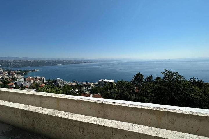 Opatija, dvosoban stan s pogledom na cijeli Kvarner, NKP 56, 84 m2