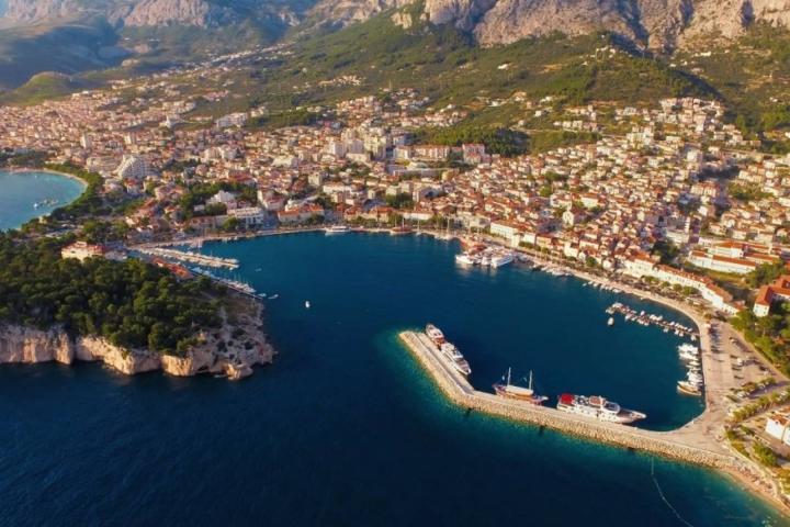 Makarska, građevno zemljište s pogledom na more