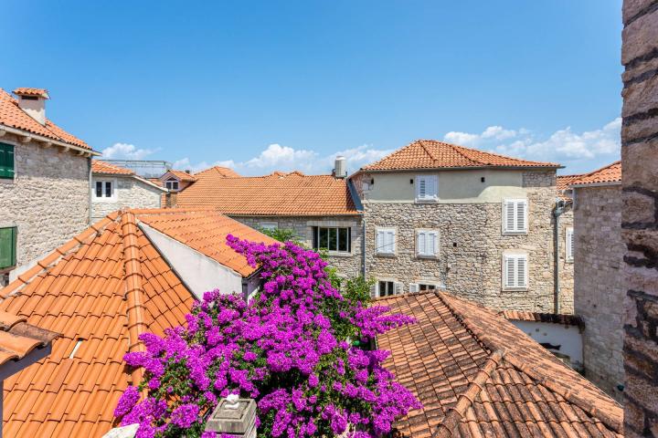 Otok Brač, kamena kuća s restoranom na vrhunskoj lokaciji