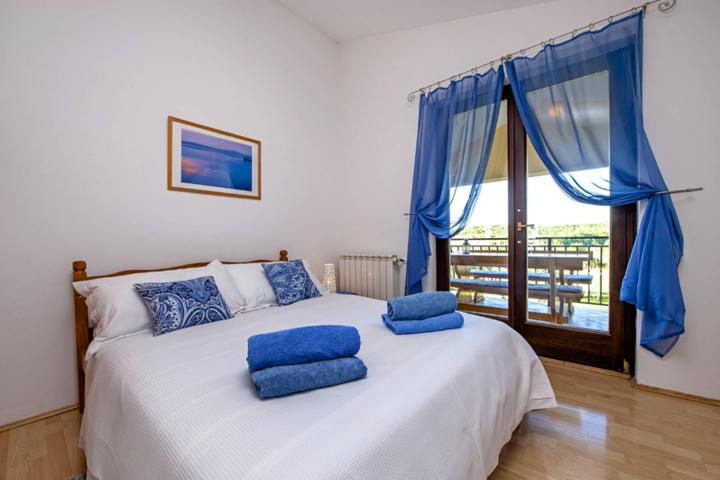 Poreč, Mugeba vila s apartmanima i bazenom