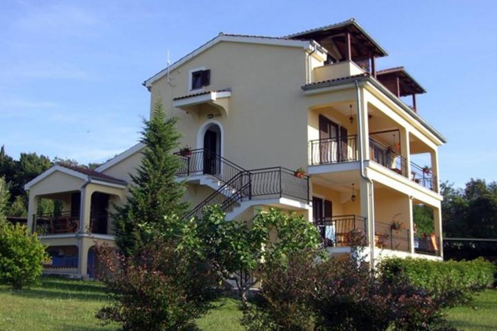 Poreč, Mugeba vila s apartmanima i bazenom