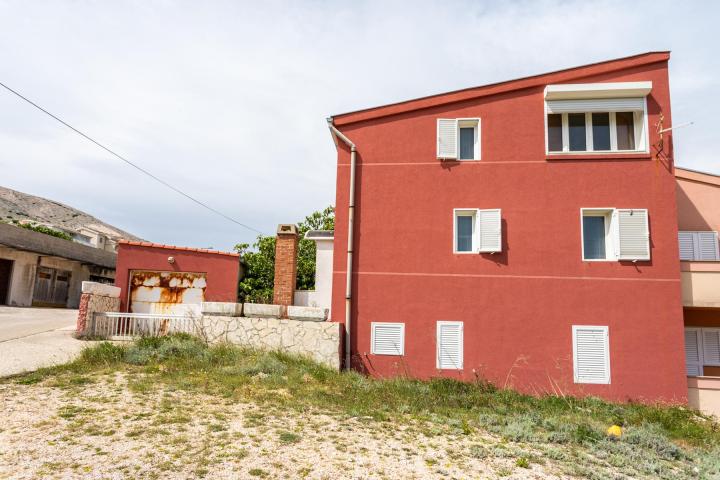 Zadar, Pag, kuća s pet apartmana i pogledom na more, 867, 39 eur/m2