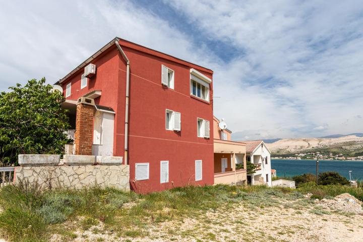 Zadar, Pag, kuća s pet apartmana i pogledom na more, 867, 39 eur/m2