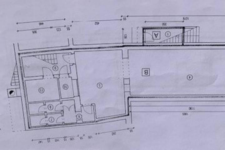 Istra, Poreč - poslovni prostor 115 m2 u starogradskoj jezgri 