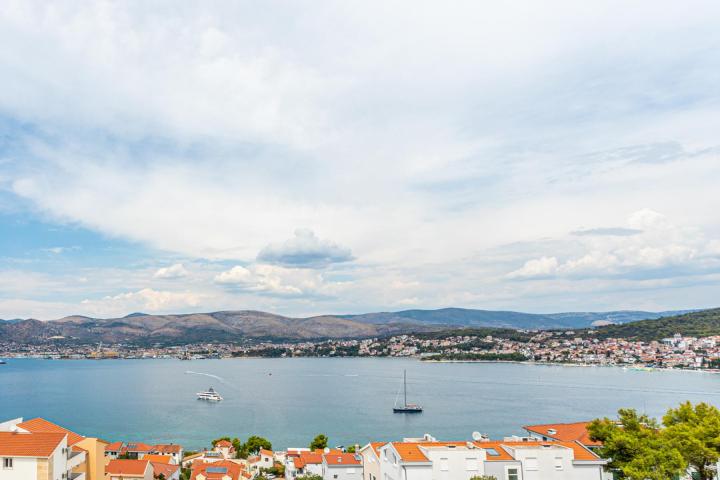 Trogir, Čiovo građevinsko zemljište, s pogledom na more