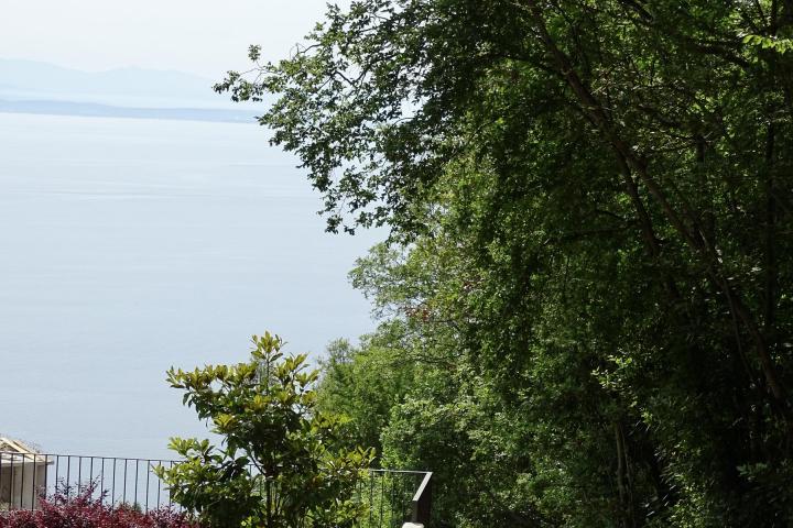 Opatija, Baredi - građevinski teren 2. 056 m2