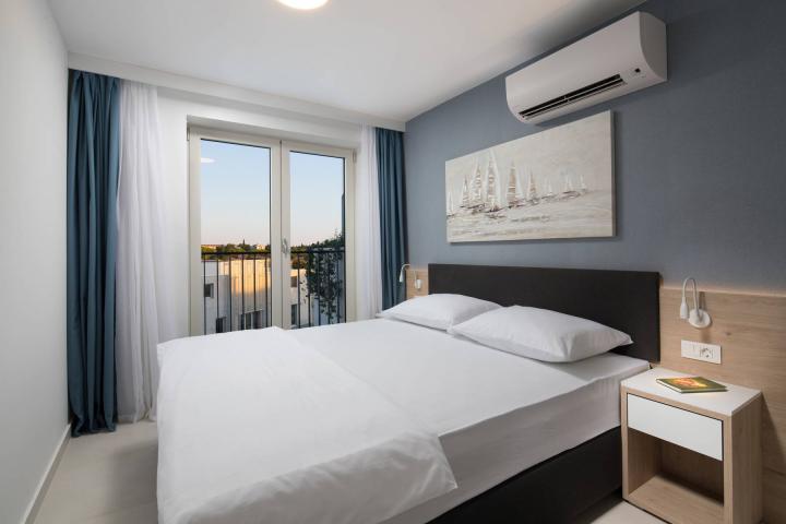 Istra, Umag, penthouse opremljen apartman, terasa, pogled na more D30