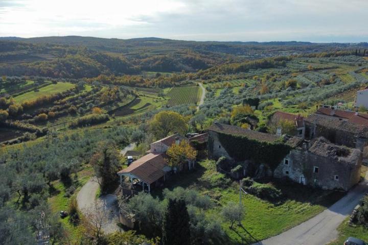 Istra, Momjan, autohtono istarska stancija za renovaciju