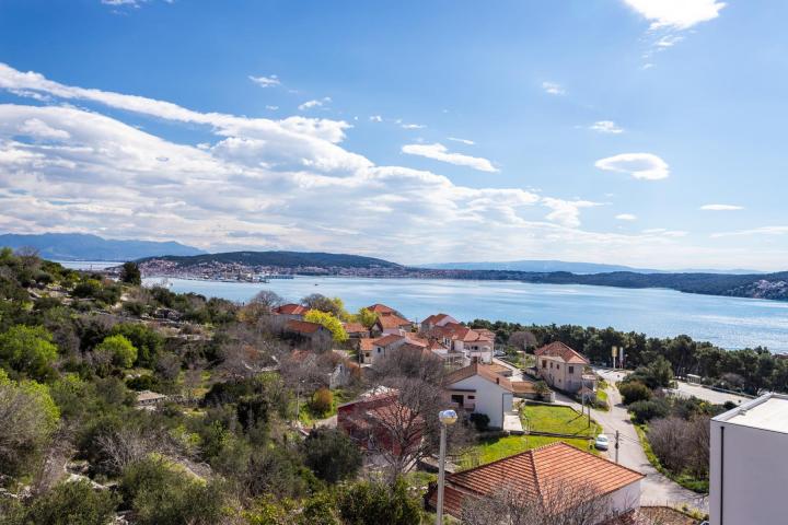 Trogir okolica, garsonijera s terasom (41, 2 m2)